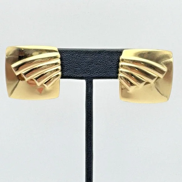 Vintage Monet Square Pierced Earrings Gold Tone Geometric Classic 80s Retro Bold - Picture 2 of 6